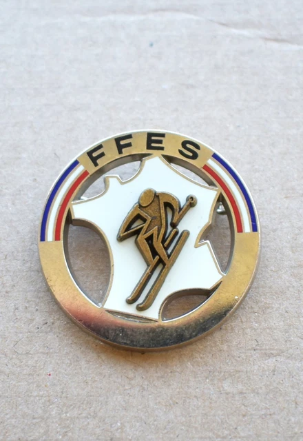 Broche Vintage – École De Ski Internationale – Insigne Rare