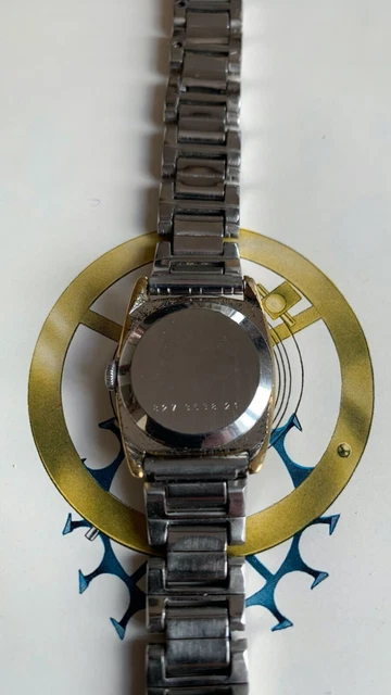 Montre Certina Quartz Vintage – Cadran Bleu élégant, Swiss Made, Boîtier Acier, Occasion