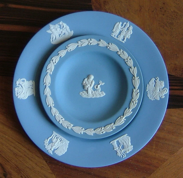 2 Wedgwood Teller Jasperware Vintage klassisch mattblau und weiß - Top-Zustand