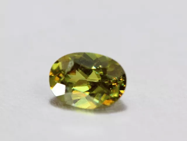 0,42 Carat Très Rare Verte Sphen Vs - Si Qualité De Sri Lnka une Taille Ovale