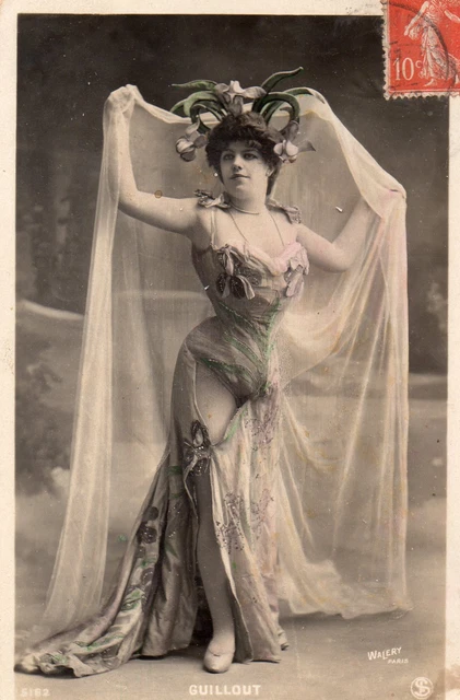BD566 Carte Photo vintage card RPPC Femme woman Guillout robe mode fashion voile