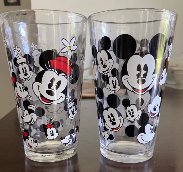 https://www.picclickimg.com/sh0AAOSw6nFi-ogF/Set-Of-2-Disney-Mickey-and-Minnie-Mouse.webp