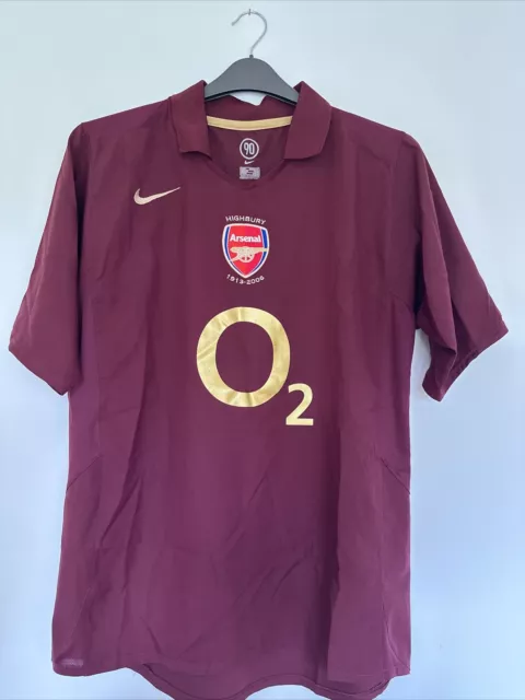 Arsenal kit 05 06 top
