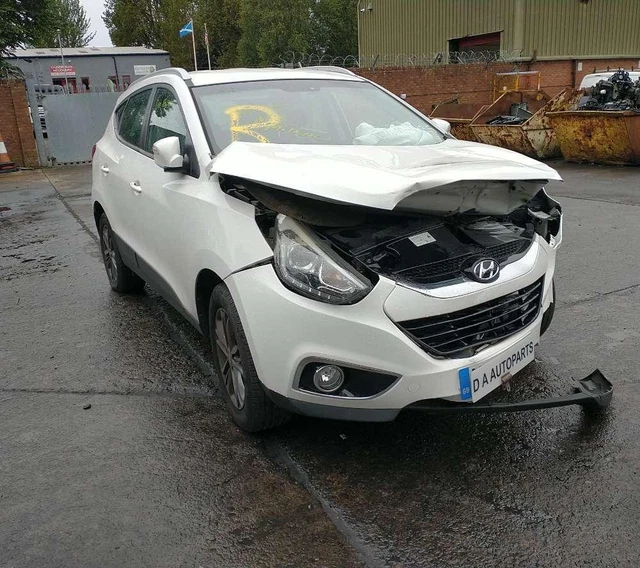 HYUNDAI IX35 RIEMPITIVO CARBURANTE FLAP Diesel 5 porte bianco crema (tcw) 13-15