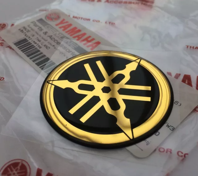 1 x 45mm YAMAHA TUNING FORK BLACK / GOLD GEL DECAL STICKER BADGE LOGO *UK STOCK*