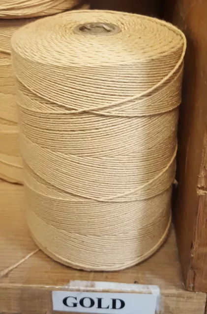 Urdimbre de alfombra - Tubo simple de 1/2 lb - 8/4 Mezcla de algodón / poliéster - Color Oro