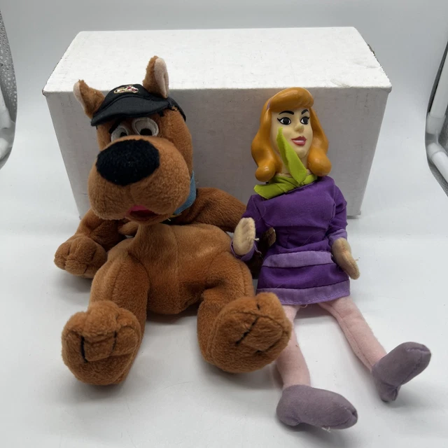 CARTOON NETWORK 2000 Daphne ScoobyDoo Plush Bean Bag Doll Figure Vinyl