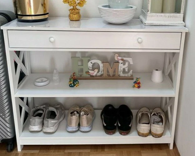 Console Table. 100 x 30 x 80, Just 2 Months Used. PAYMENT CASH ONLY!!!