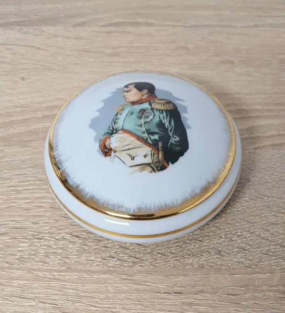 Boîte à couvercle bonbonnière en porcelaine de Limoges Napoléon Bonaparte...