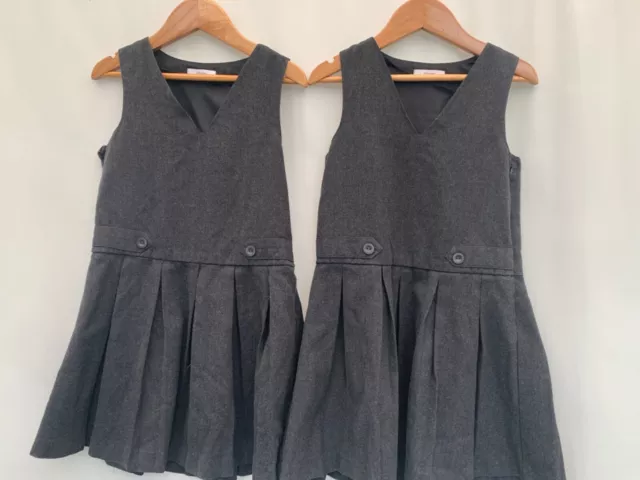 Pacchetto uniforme scuola ragazze età 5 anni abiti pinnafore grigi John Lewis