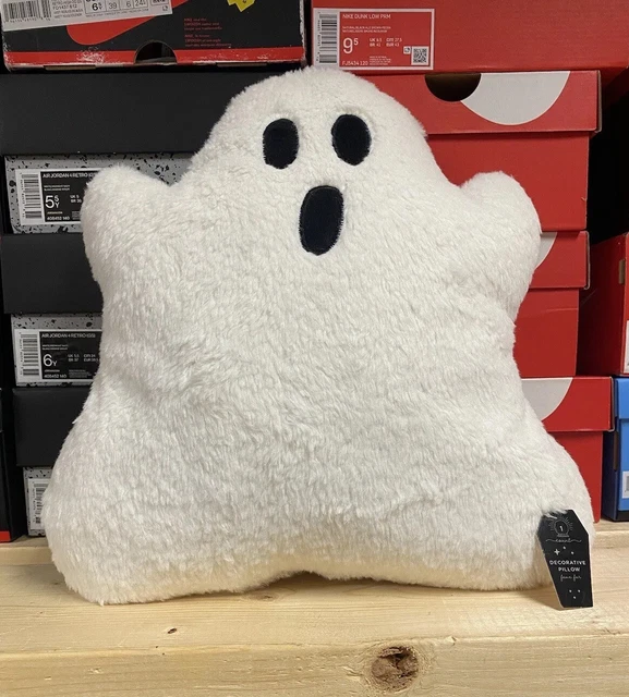 TARGET BULLSEYE PLAYGROUND Halloween 2023 Ghost Shaped Throw Pillow 13.