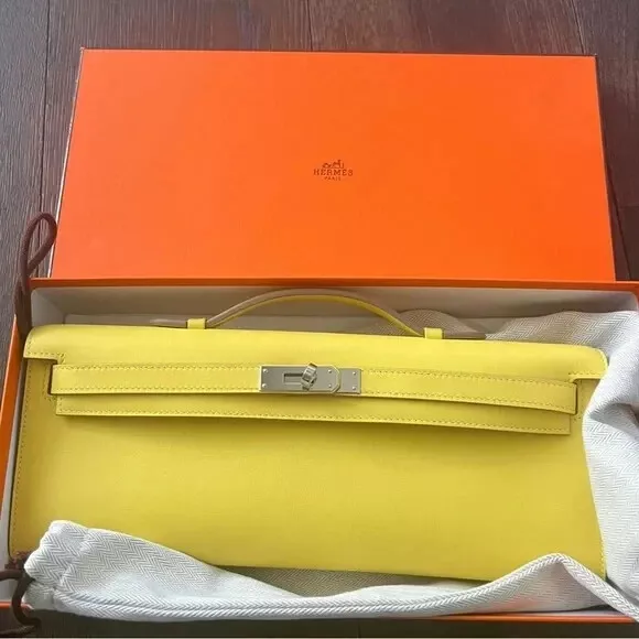 AN ÉTAIN TOGO & SWIFT LEATHER 24/24 29 WITH GOLD HARDWARE, HERMÈS, 2019