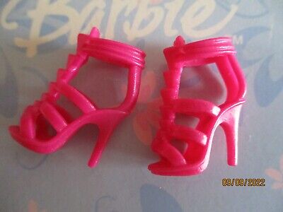 Poupee Barbie / Paire De Chaussures : Bottes, Escarpins ....... (550)
