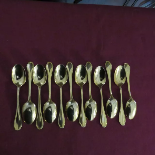 12 cuillères à moka en métal doré Christofle alfénide modèle pompadour