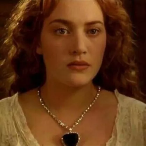 "Precioso Collar ""Corazón del Océano"" de las Películas del Titanic con 17,2 quilates de zafiro y CZ