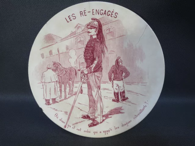 Ancienne petite assiette faience charge militaire les ré-engagés Sarreguemines