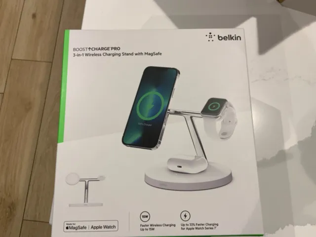 Belkin BOOST↑CHARGE PRO 3-in-1 Wireless Charging Stand with MagSafe - White