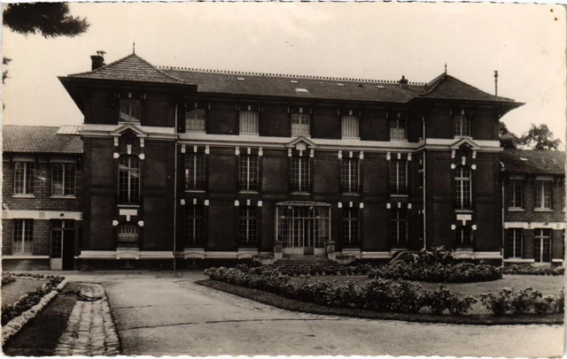 CPA BEAUMONT-sur-OISE - National Center for Special Pedagogy (107130)