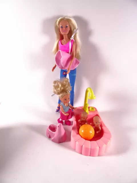 Simba Toys Steffi Love Puppe + Evi + 2 Babys Wanne mit Pump-Fuktion (12072)
