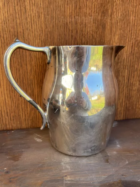 Wallace 2467 Silver-plate Water Pitcher Jug Peeling Handle Decor