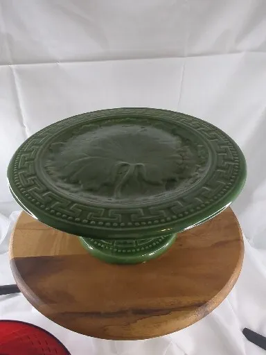 Two's Company Green Cabbage Leaf Majolica Pedestal Cake Plate 11"