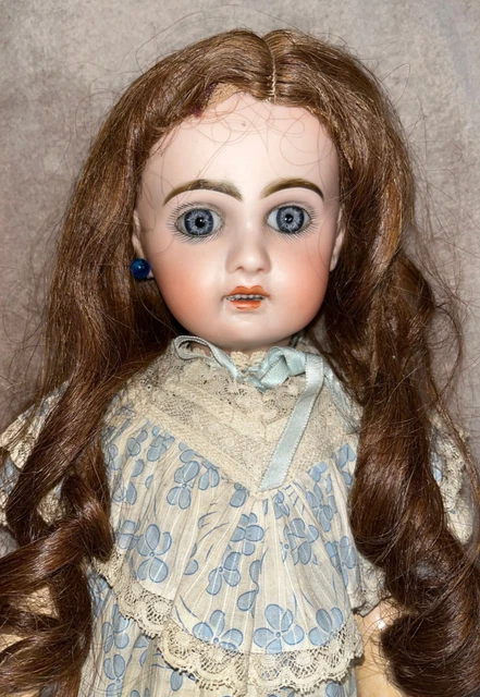 Poupée ancienne Bébé Jumeau bouche fermée boucles