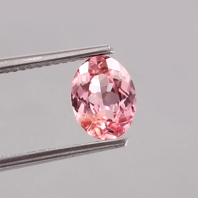 Saphir Padparadscha Naturel – Ceylan – 7,40 Carats – Taille Ovale – Certificat AGI