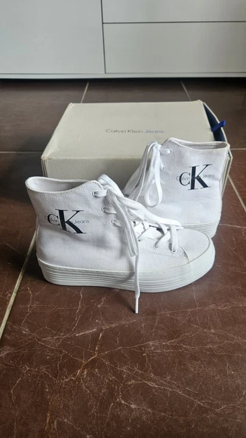 Calvin klein zabrina white deals