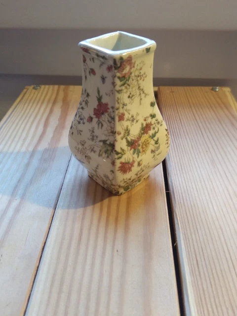 Ancien Vase Miniature Faïence Fine Décor Floral Sarreguemines Ou Gien ? XIXe