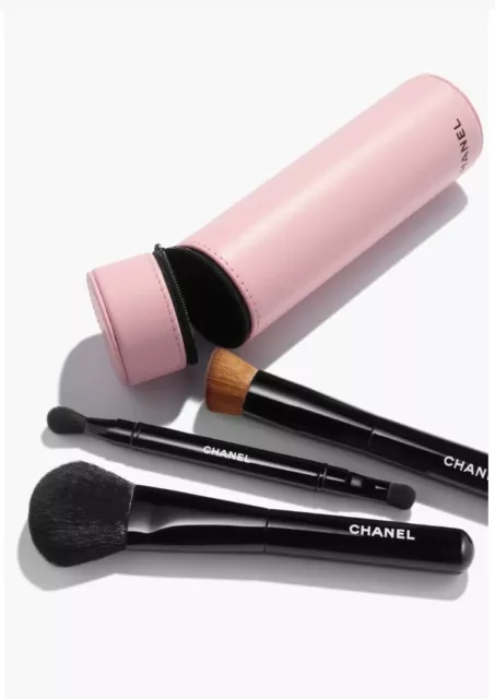 CHANEL Les Pinceaux De Chanel 2-In-1 Foundation Brush Fluid And Powder No.  101