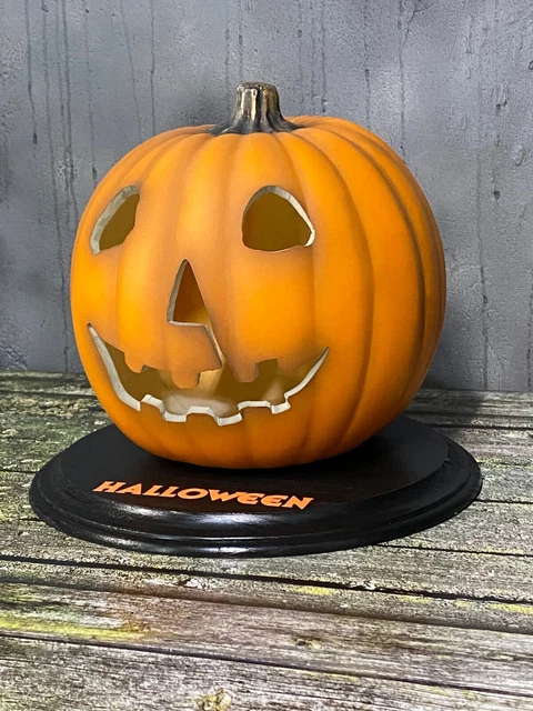 Halloween 1978 Michael Myers Pumpkin Horror Movie Prop Collectible Display