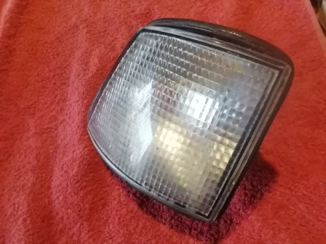 BMW E36 Bianco Indicatore Direzione Destro con Vite Fissaggio