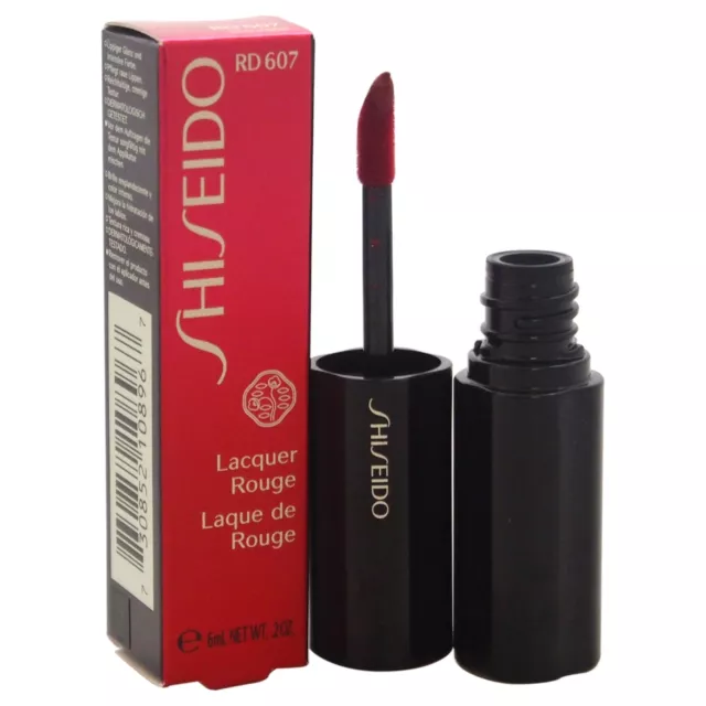 Lápiz Labial Shiseido Laca Roja - Rd607 - Nuevo Y En Caja - P&P Gratis - Reino Unido
