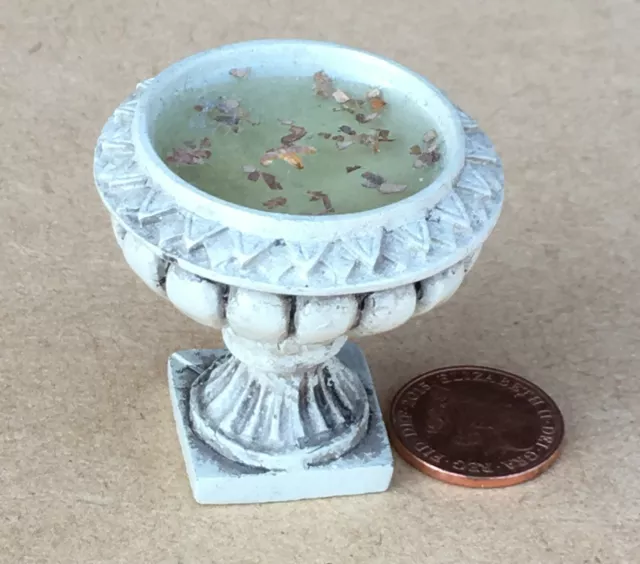 Resin Bird Bath With Water Tumdee 1:12 Scale Dolls House Garden Accessory