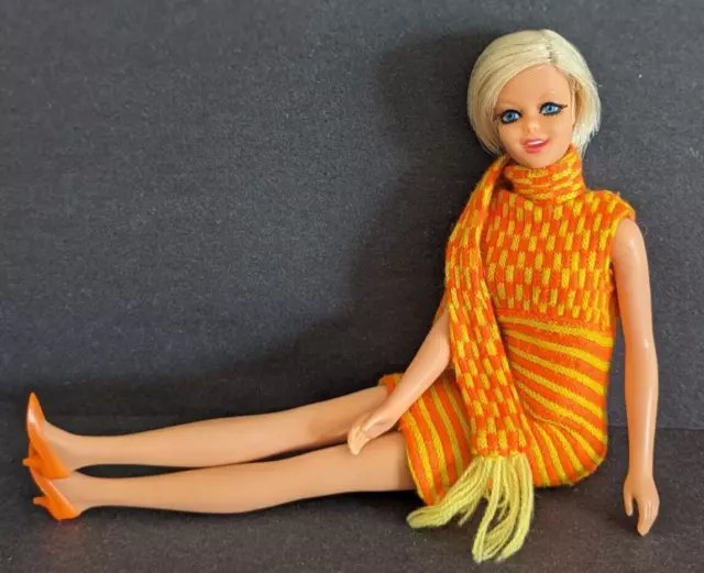 Vtg 1960s #1185 Twiggy Twist 'N Turn (TNT) Barbie Doll in #1727 Twigster Outfit