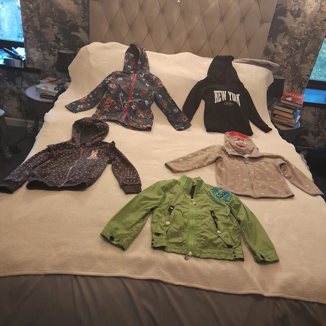 Bundle Of GirlsClothes.Coat, Hoodies, Jackets, , Beanie Hat.  (6Items) Age5-6