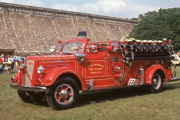 Lake Mohegan NY 1941 Mack Type 505 Pumper - Fire Apparatus Slide