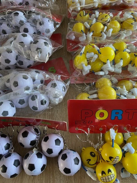 Lot De 24 Porte-clés émoji – Neuf, Destockage Revendeur