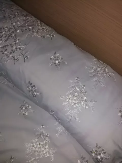 Colcha elegantísima para cama de 135