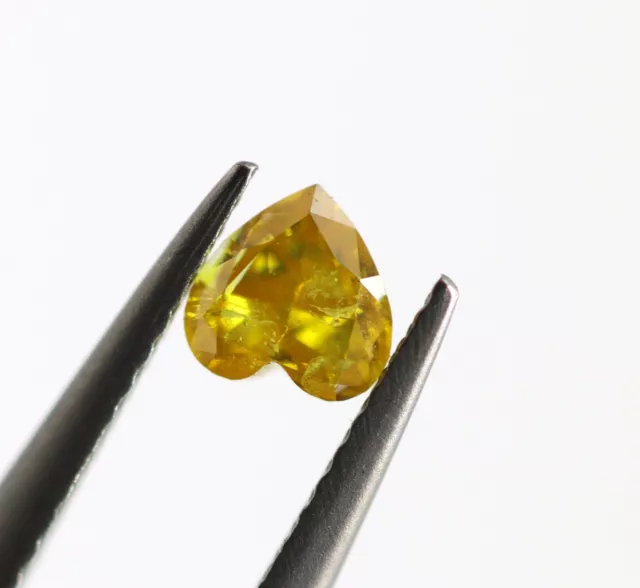 Naturel Diamant Jaune Desseré 0.186 CT Certifié Coeur Coupe I1 Clarté 3 MM