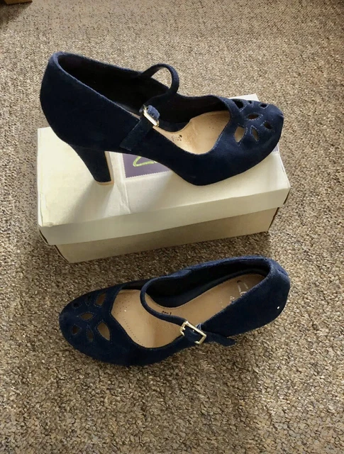 Clarks concert ticket sales shoes