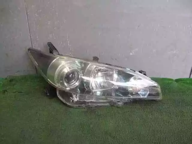 TOYOTA Wish 2012 DBA-ZGE20G Right Headlight [Used] [PA89810950]