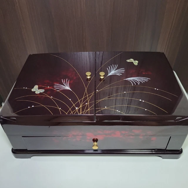Lacquerware accessory case storage case butterfly luxury accessories case  F/S