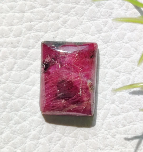 Pierre Précieuse Naturelle Rubis Dans Zoisite - Qualité Supérieure, Format Rectangle Poli 30x15x7 Mm - Provenance Inde