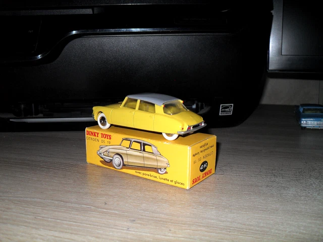 Dinky toys made in France Citroen DS 19  Réf: 24C