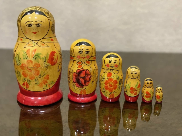 ENSEMBLE DE POUPÉES gigognes empilable en bois MATRIOCHKA 7 pièces USSR
