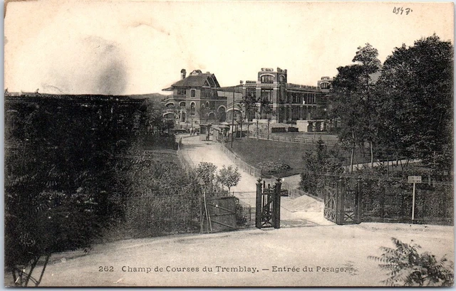 94 LE TREMBLAY - le champ de courses, entree du pesage