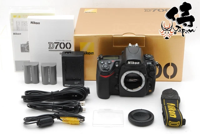 Nikon D700 12.1 Mp Digital Slr Camera Body & Double Batteries, Strap, Box Set