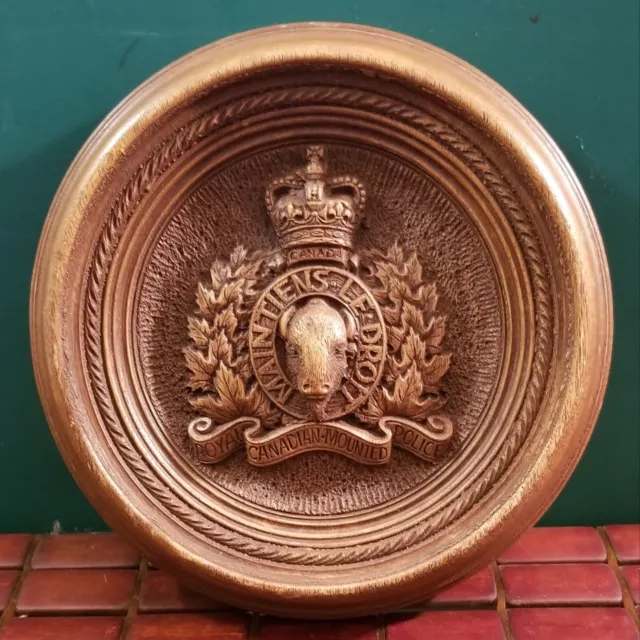 Vintage 1979 Royal Canadian Mounted Police RCMP Walnut Wood Wall Plaque 8.5" Dia