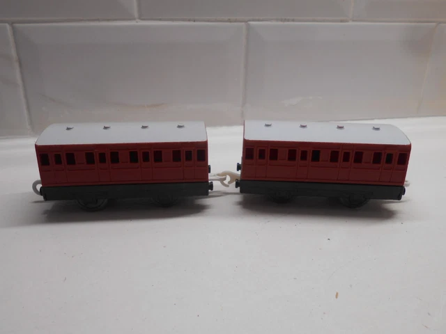 TOMY TRACKMASTER THOMAS the tank engine train set Oliver's coaches £7. ...
